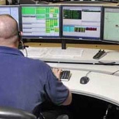 Multi-screen computer with wireless assembly